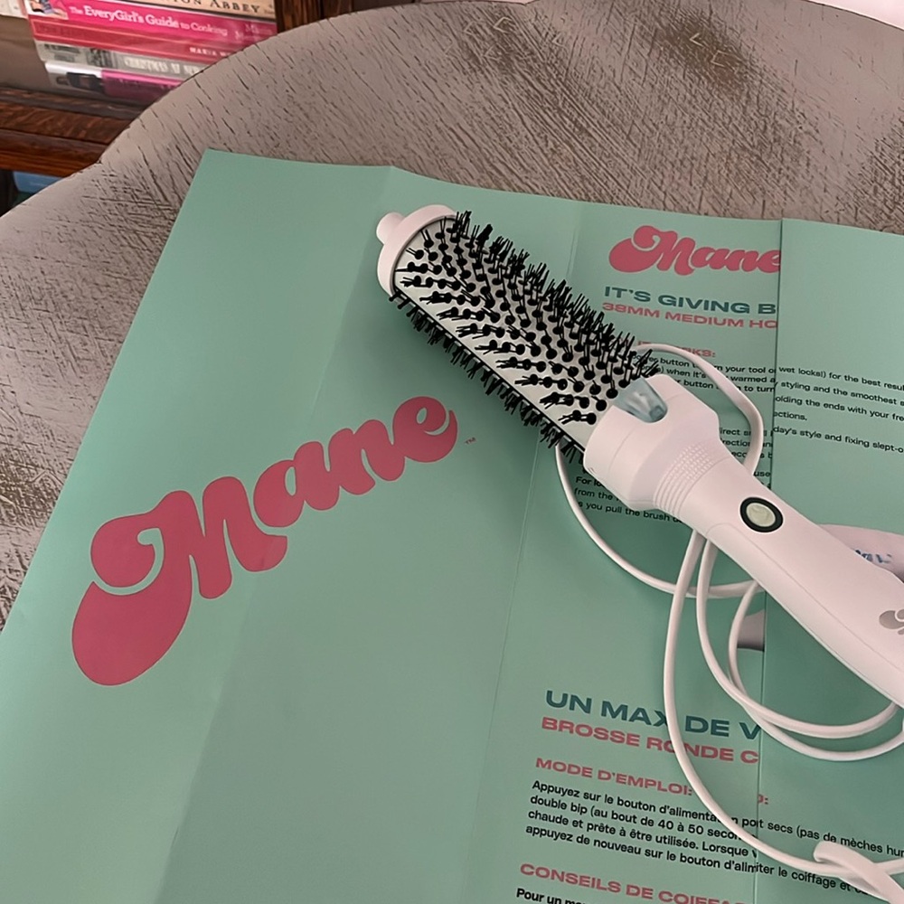 Mane hot round brush